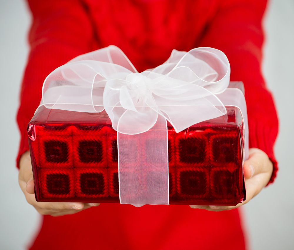 出産祝いの金額相場！友達と親族で違うの？渡し方はどうする？ - 株式